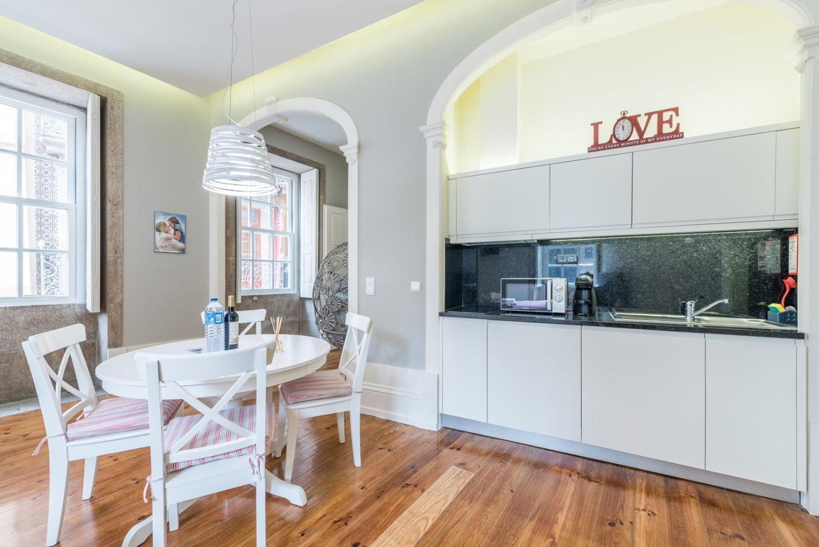 Guestready - Chic Retreat In The Heart Of Porto Apartment Exterior photo